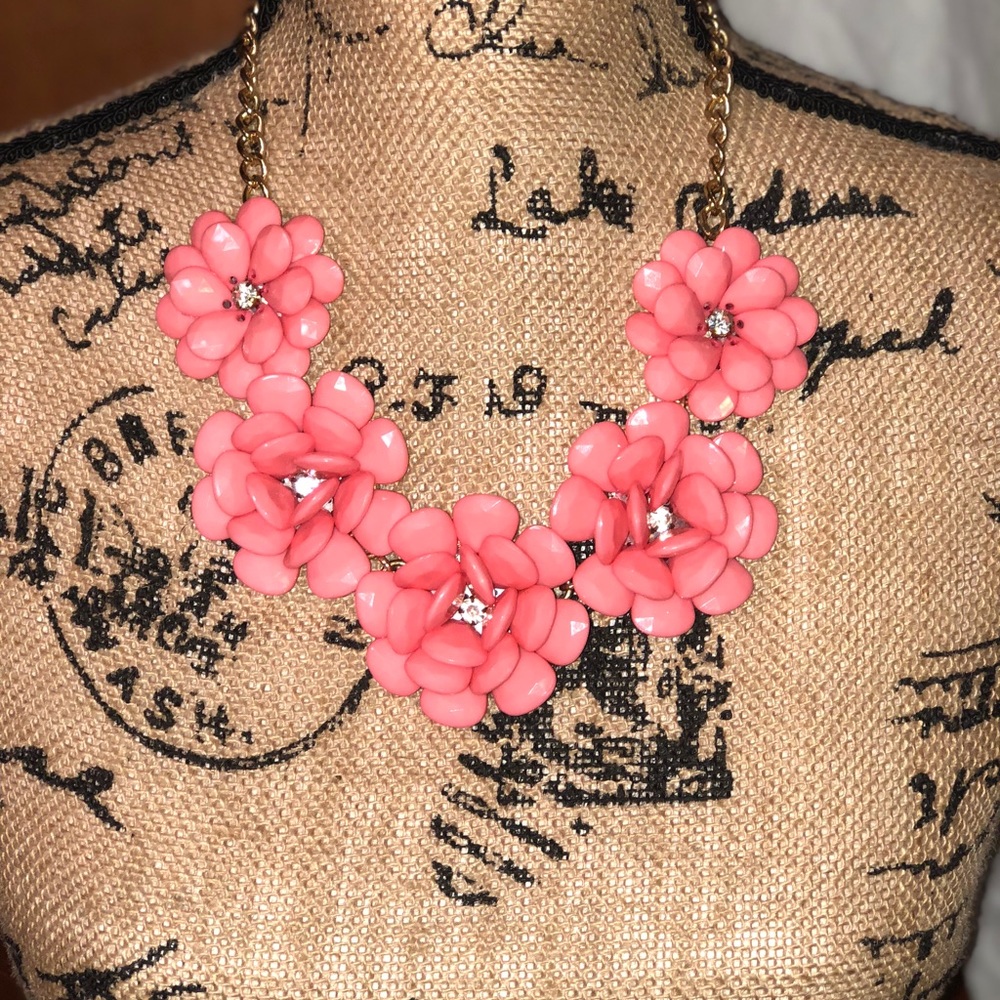 J CREW PETAL FLOWER STATEMENT NECKLACE - Picture 2 of 7